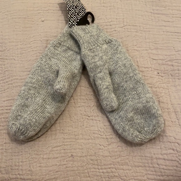 Set 2 pieces : Gap & H&M gloves. New - Picture 8 of 9